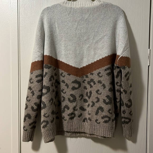 Easel Tan Leopard Print Sweater Size Large - Picture 6 of 9